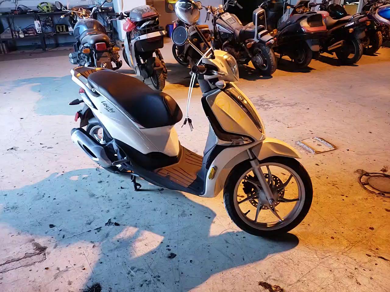 2018 VESPA SCOOTER ZAPM898G3J7000193