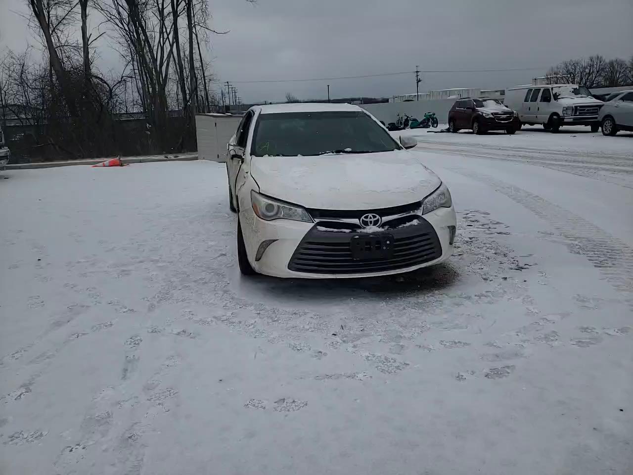 2016 TOYOTA CAMRY LE - 4T4BF1FK0GR539132