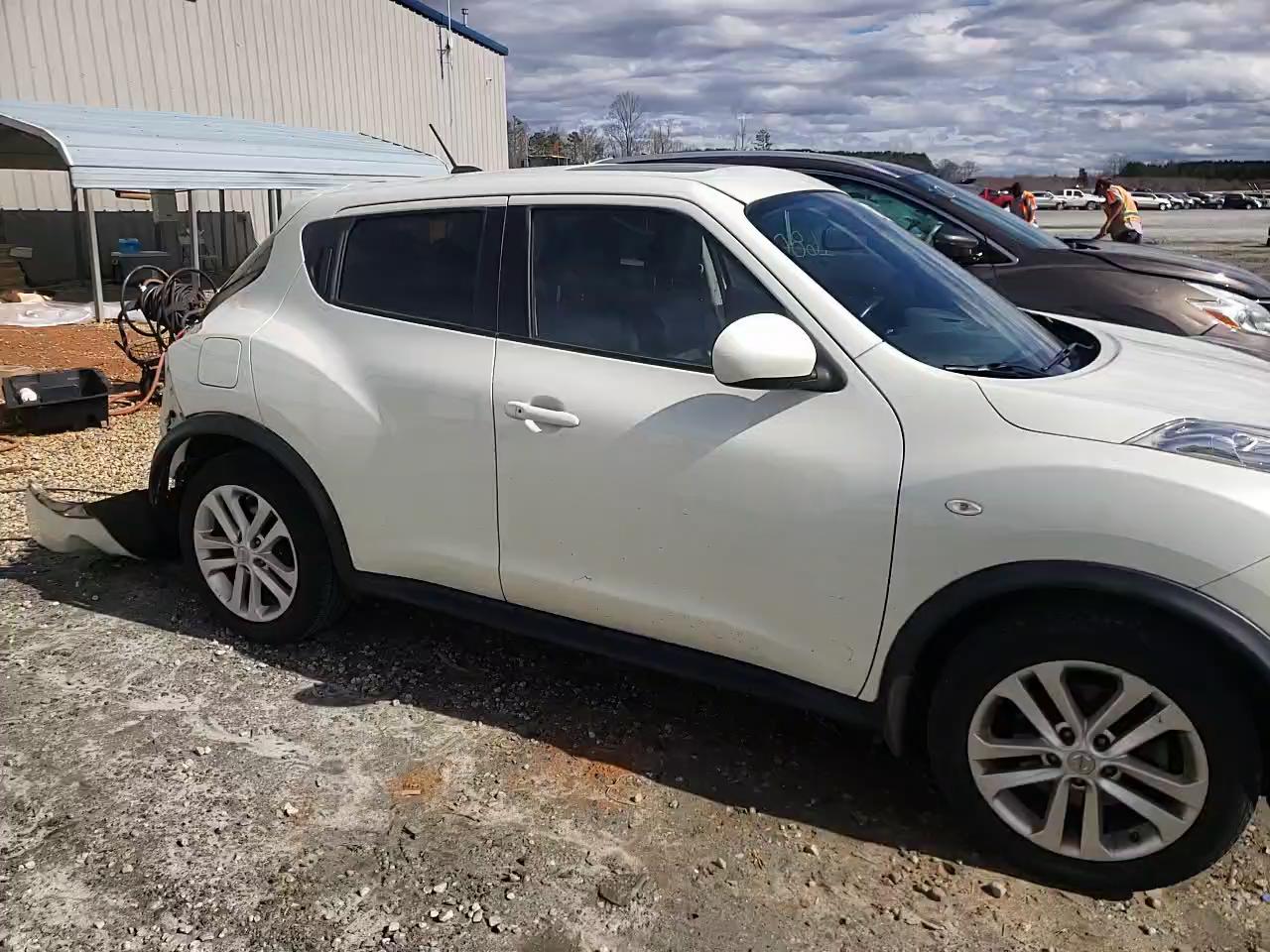 2011 NISSAN JUKE S - JN8AF5MR8BT017160