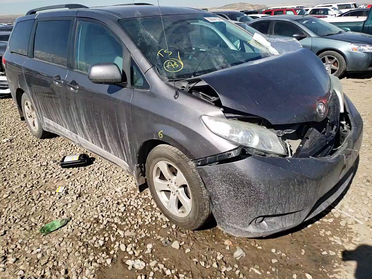 2011 TOYOTA SIENNA LE - 5TDKK3DC0BS136492