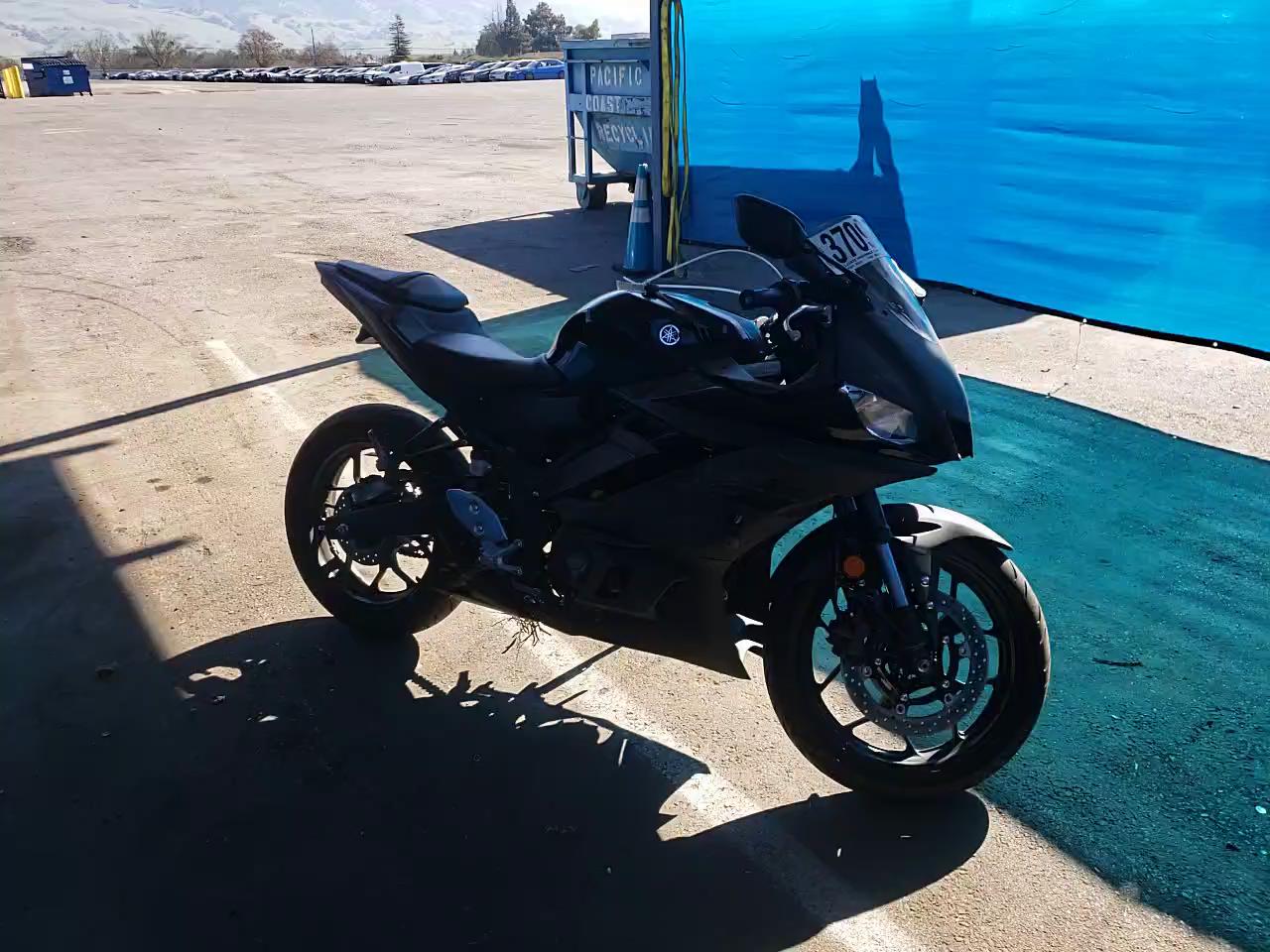 2020 YAMAHA YZFR3 A MH3RH18Y0LK003068
