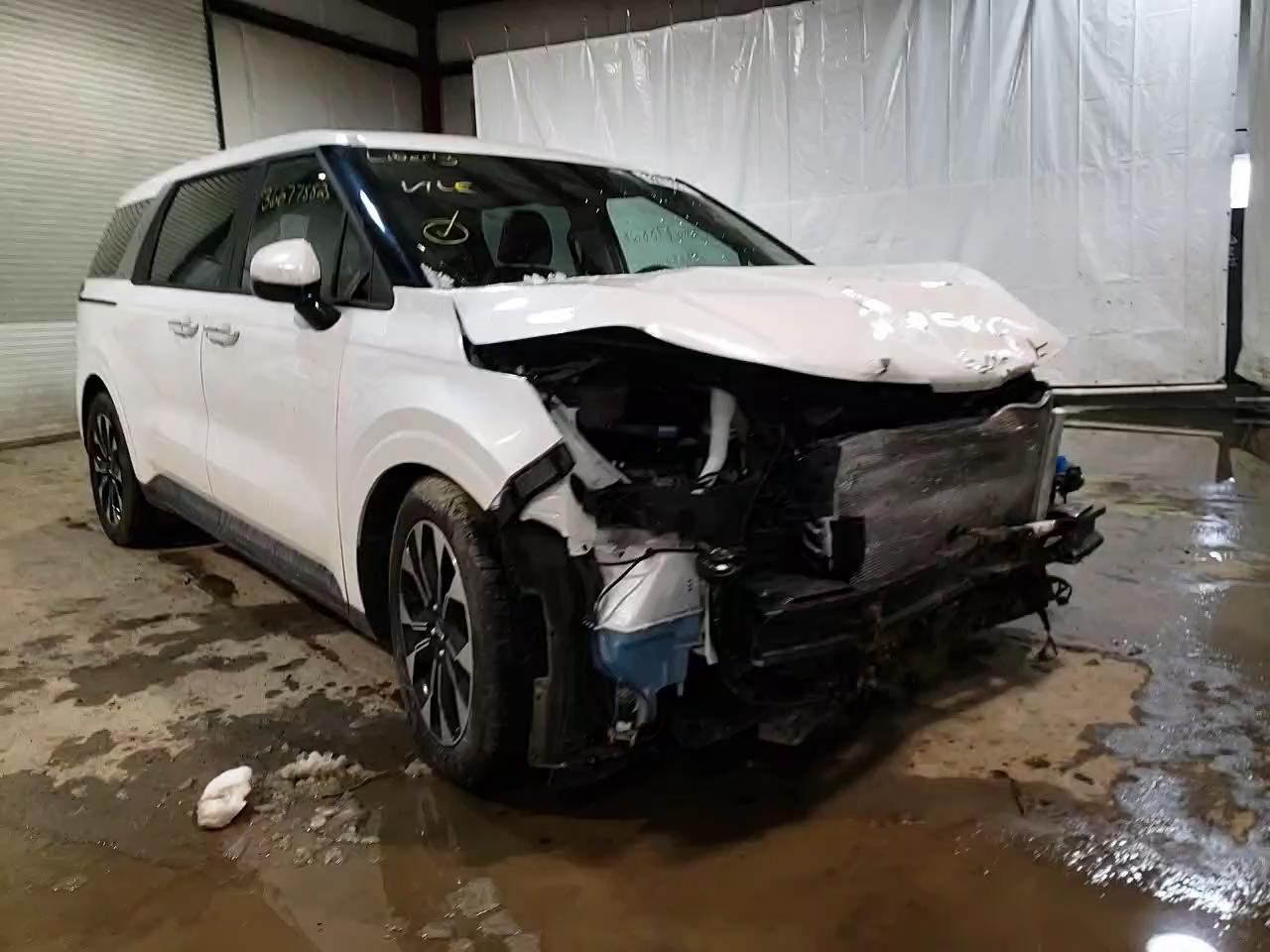 2022 KIA CARNIVAL E KNDNC5H30N6069526