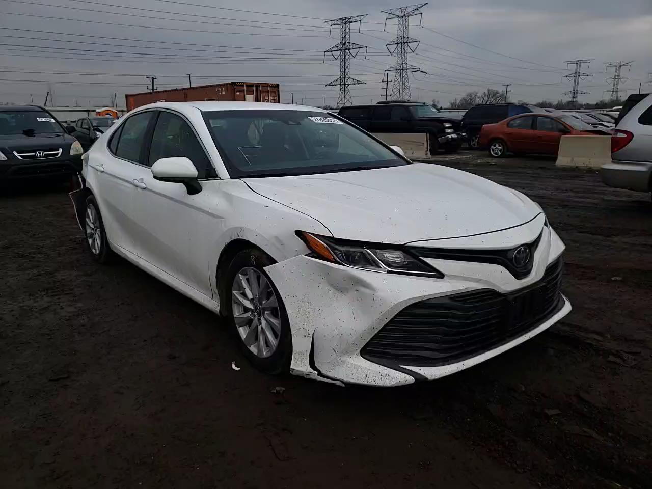 2018 TOYOTA CAMRY L AU 4T1B11HK7JU088455