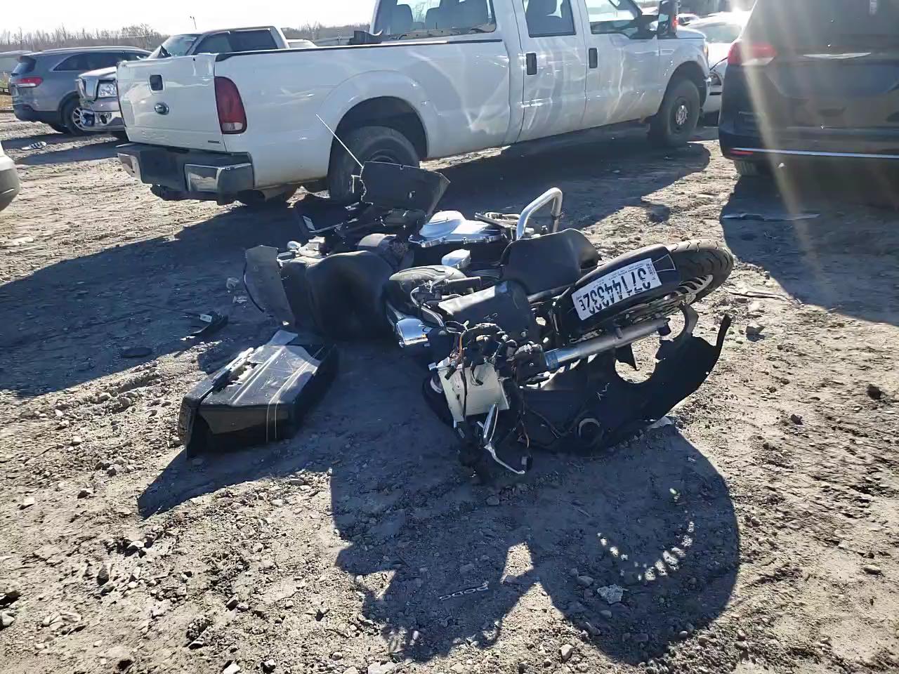 2011 HARLEY-DAVIDSON FLTRU 1HD1KGM11BB603815