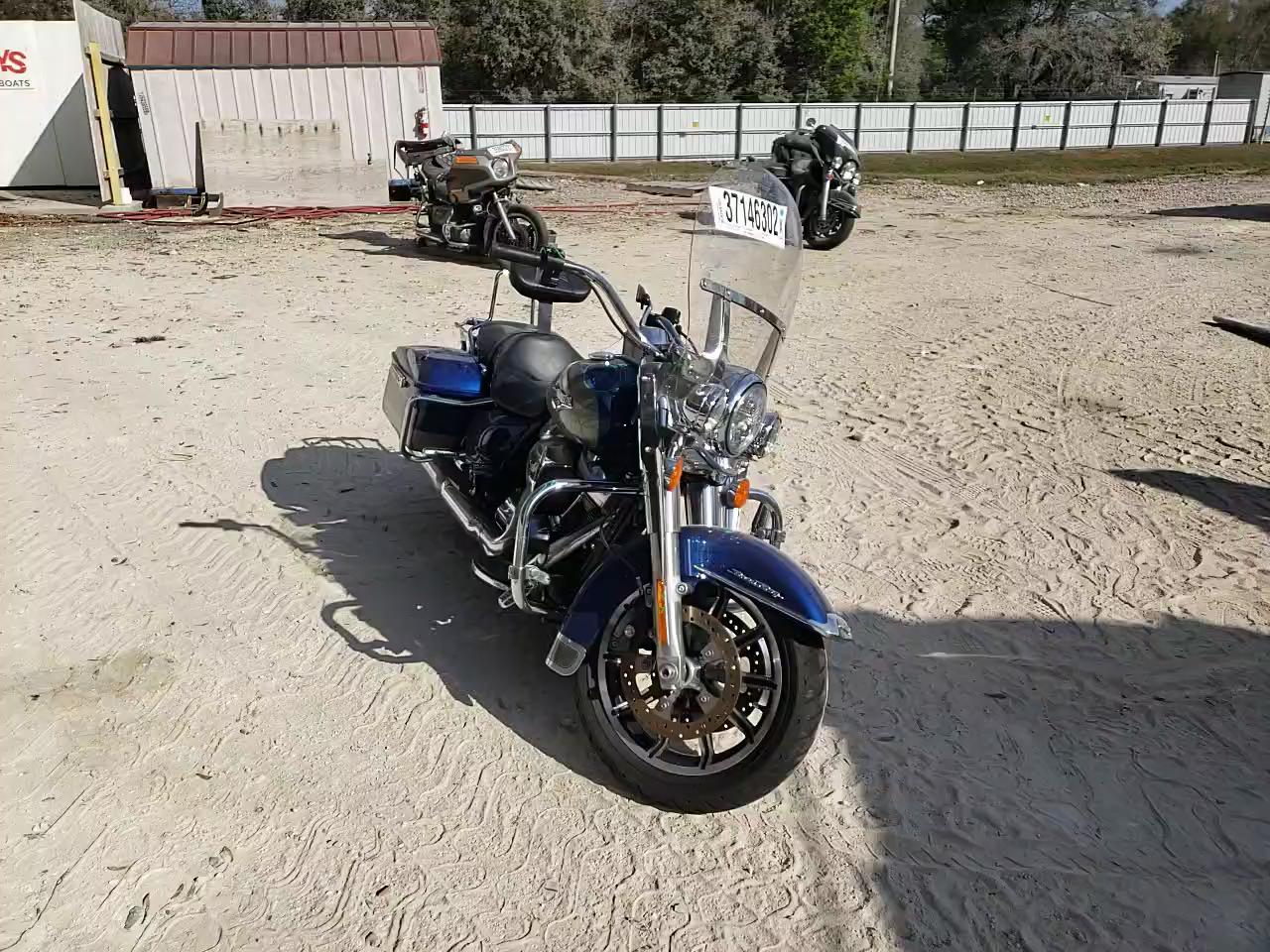 2017 HARLEY-DAVIDSON FLHR ROAD 1HD1FBC13HB604837