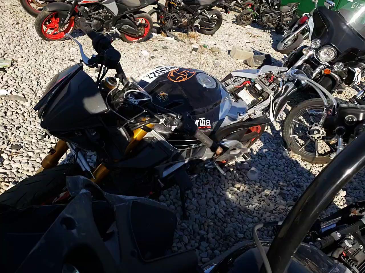 2019 APRILIA TUONO ZD4KGUA15KS000252