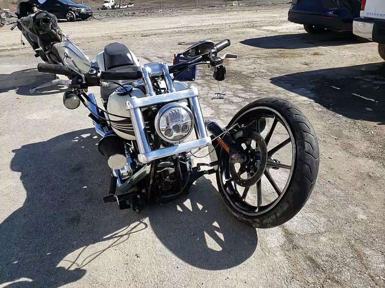 2014 HARLEY-DAVIDSON FXSB BREAK 1HD1BFV19EB044320