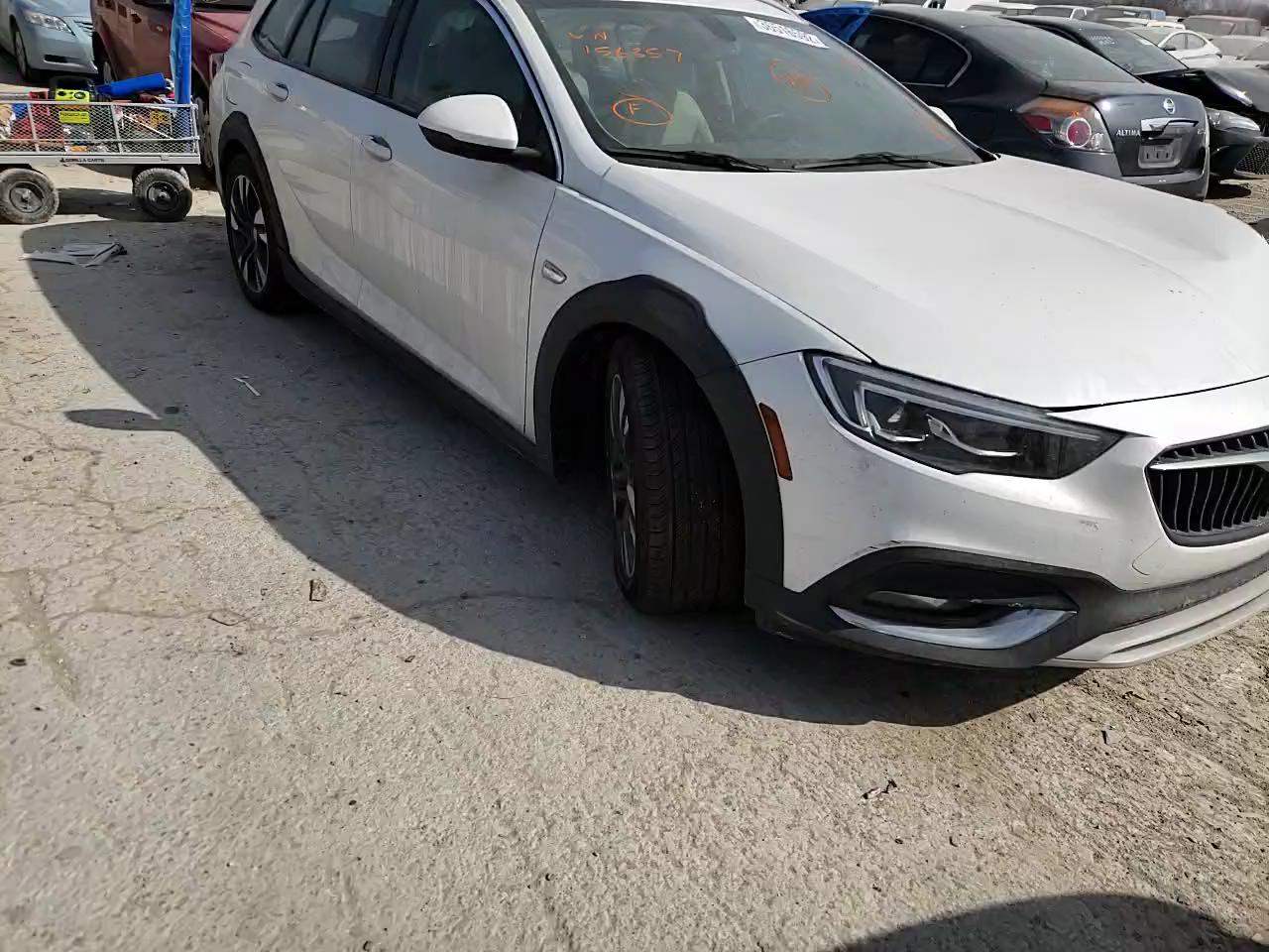 2018 BUICK REGAL TOUR W04GV8SX9J1156357