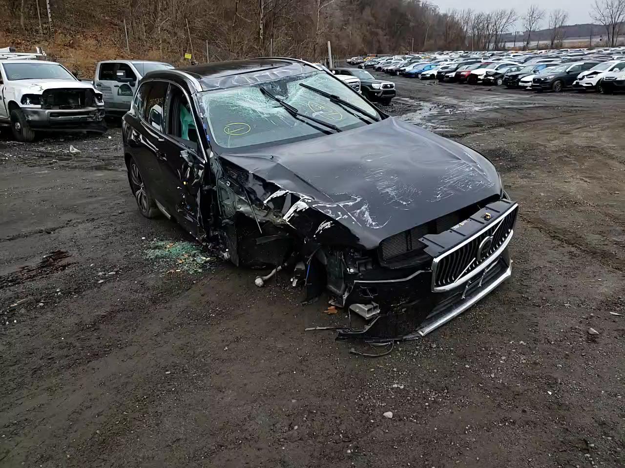 2022 VOLVO XC60 B5 IN YV4L12RL5N1954132