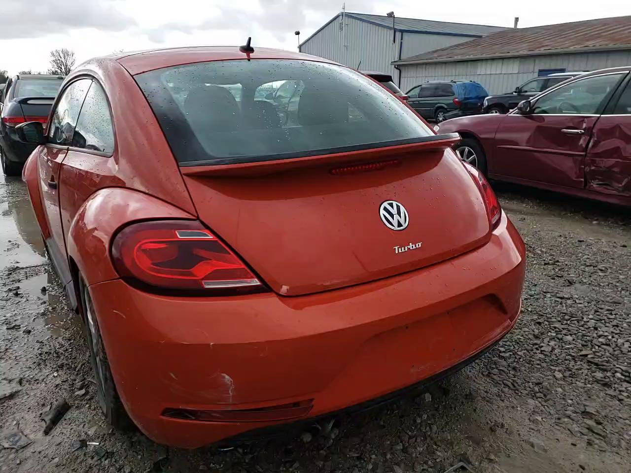 2017 VOLKSWAGEN BEETLE 1.8 3VWF17AT3HM613700