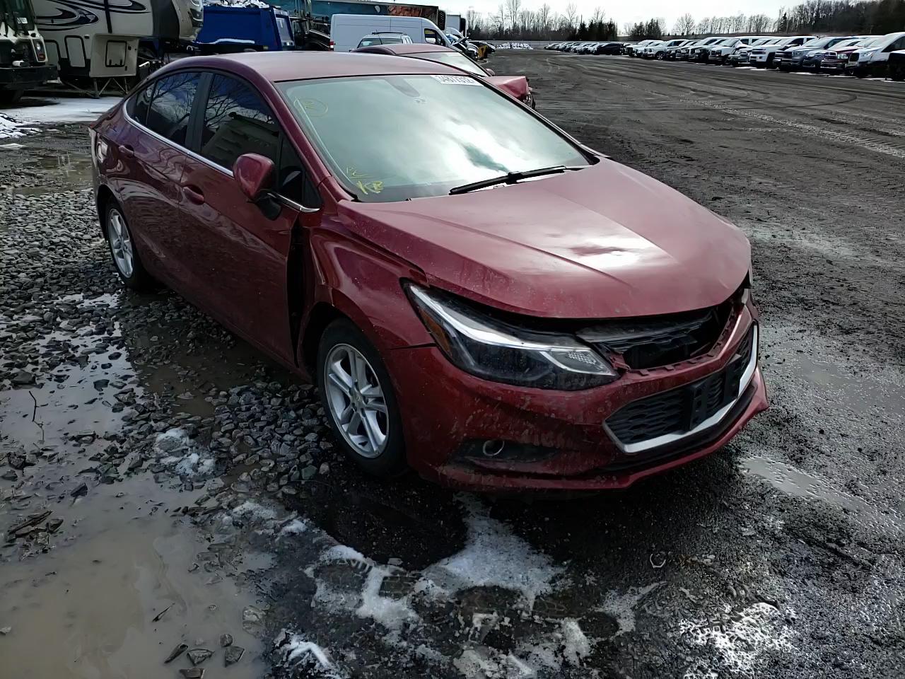 2018 CHEVROLET CRUZE LT - 1G1BE5SM1J7186611