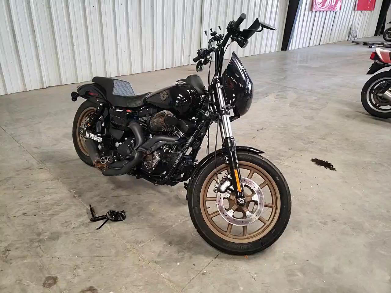 2017 HARLEY-DAVIDSON FXDLS 1HD1GS838HC314059