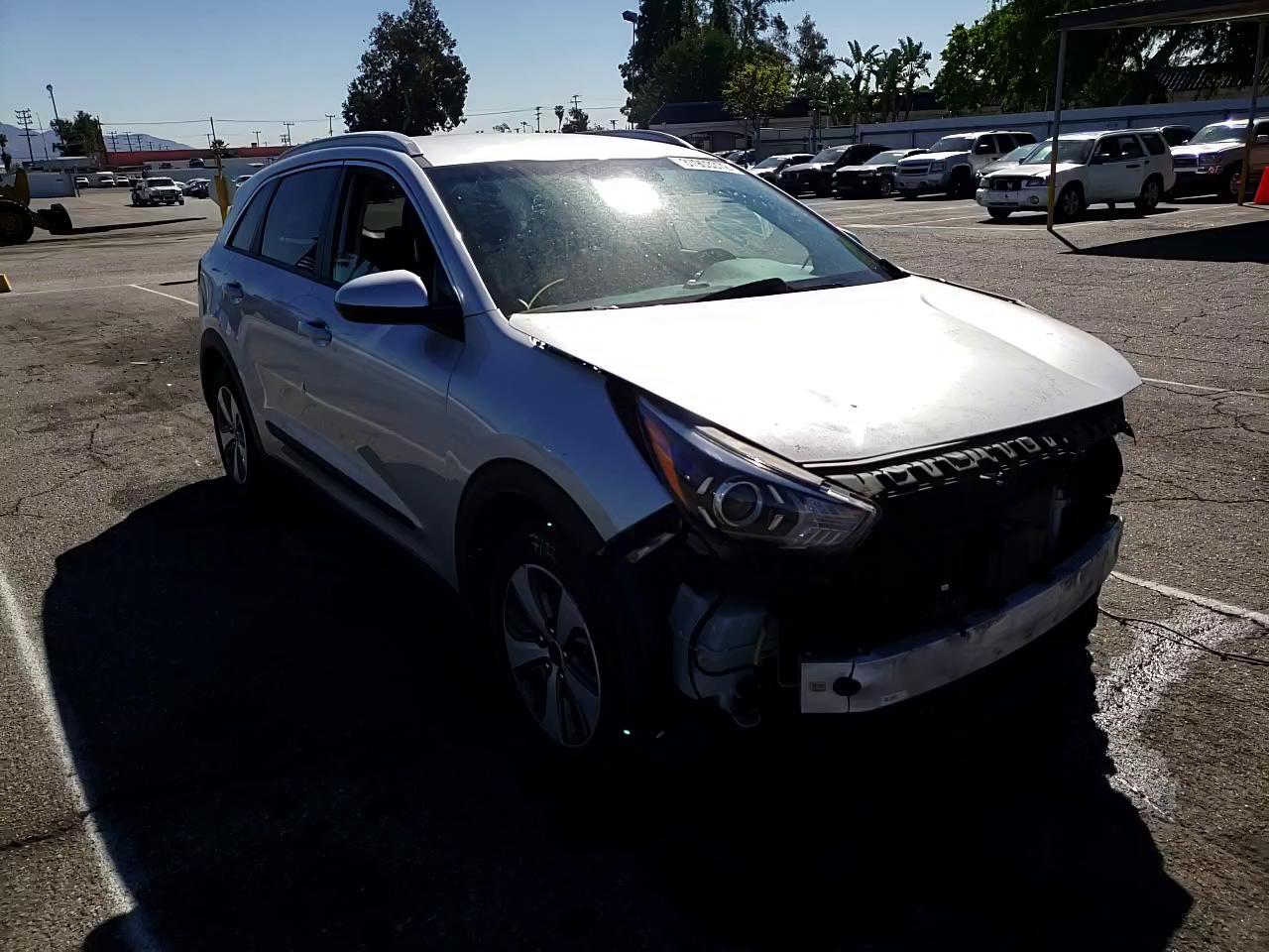 2020 KIA NIRO LX KNDCB3LC7L5396952