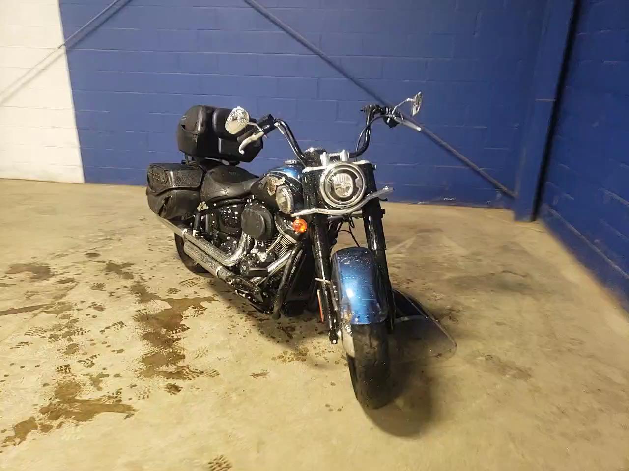 2018 HARLEY-DAVIDSON FLHCS 115T 1HD1YPK19JC040698