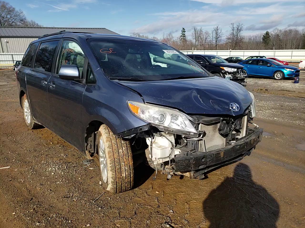 2015 TOYOTA SIENNA XLE 5TDYK3DC0FS530266