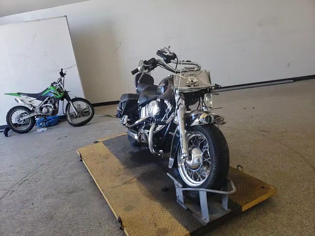 2005 HARLEY-DAVIDSON FLSTCI 1HD1BWB175Y067077