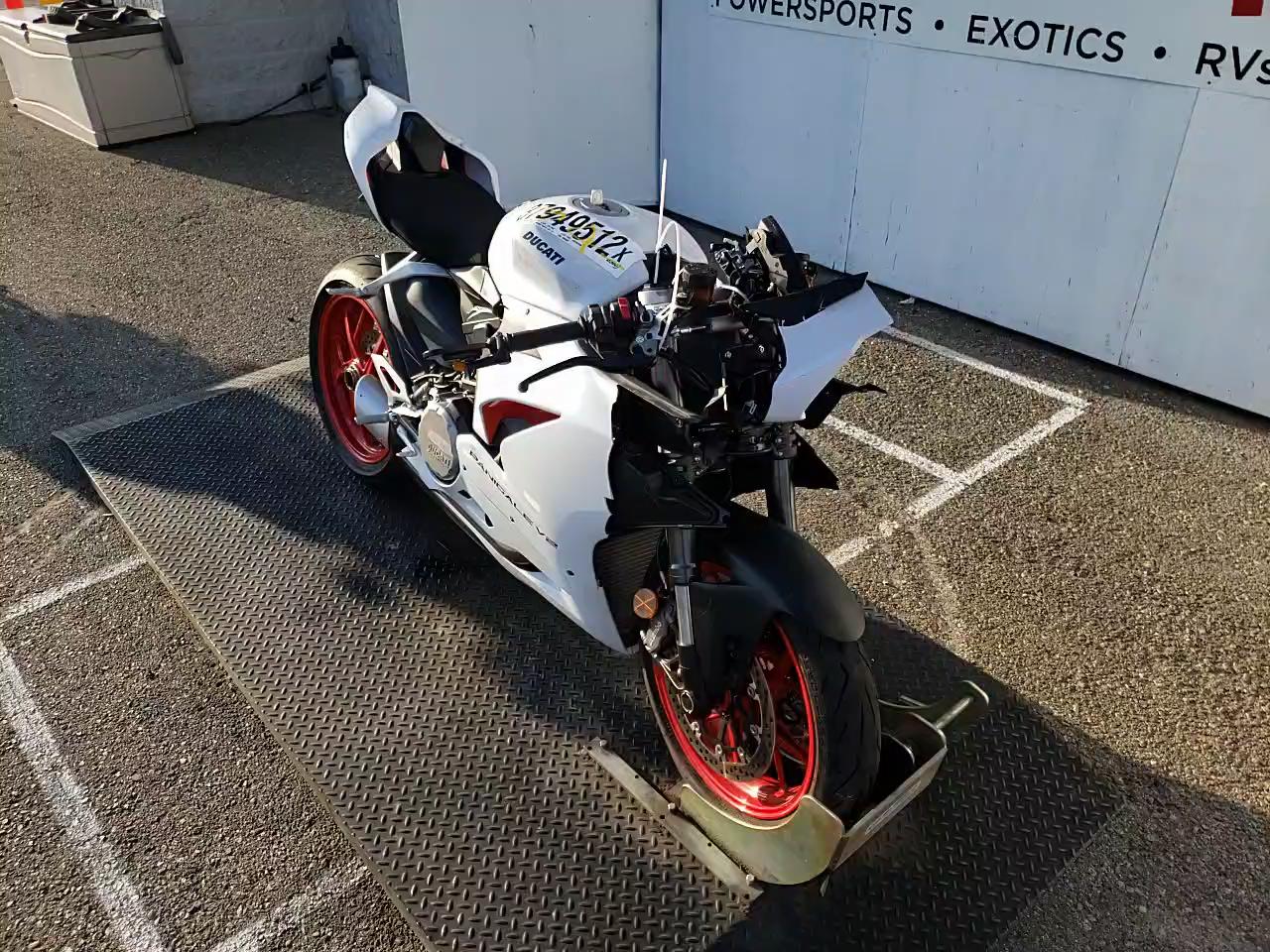 2022 DUCATI PANIGALE V ZDMHAATW0NB005883