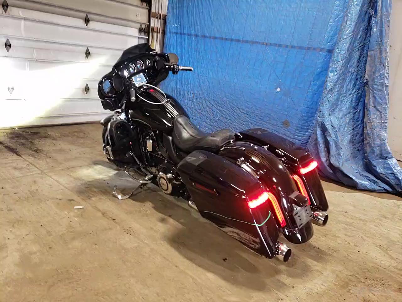 2015 HARLEY-DAVIDSON FLHXSE CVO 1HD1PXN11FB956951