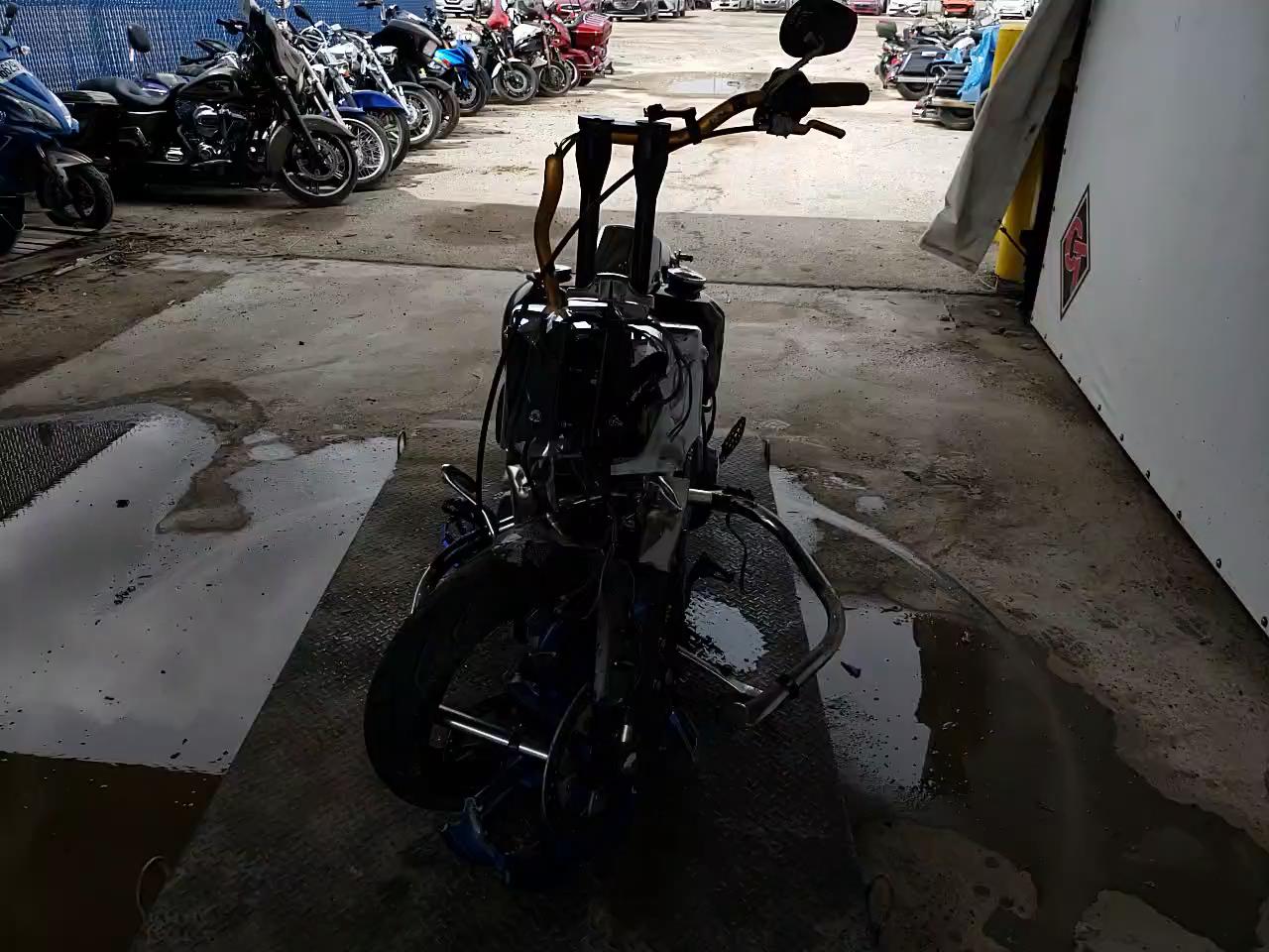 2011 HARLEY-DAVIDSON FLHR 1HD1FB415BB603226