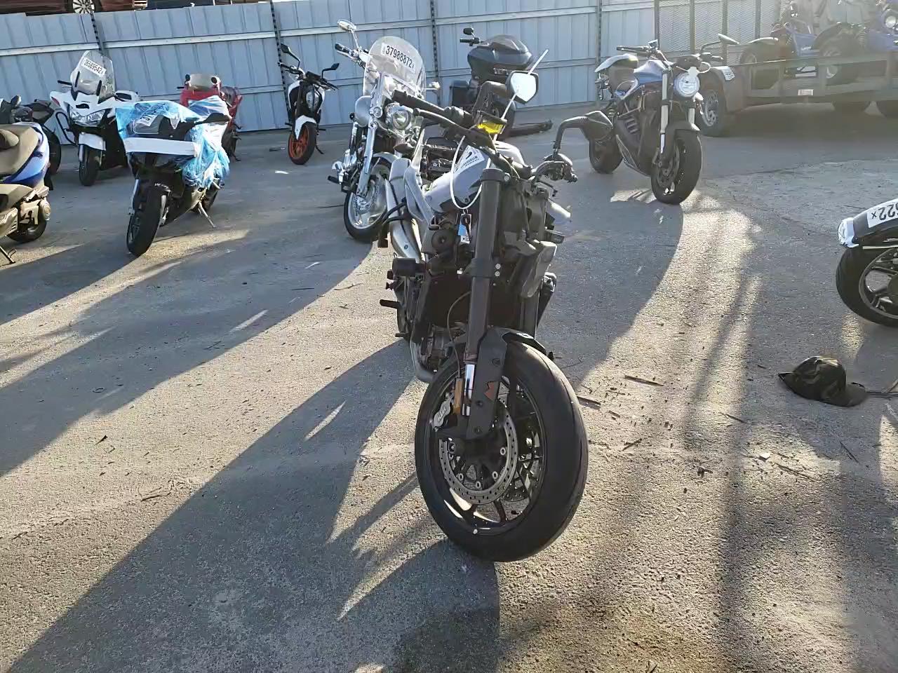 2019 KTM 790 DUKE VBKTU6401KM739001