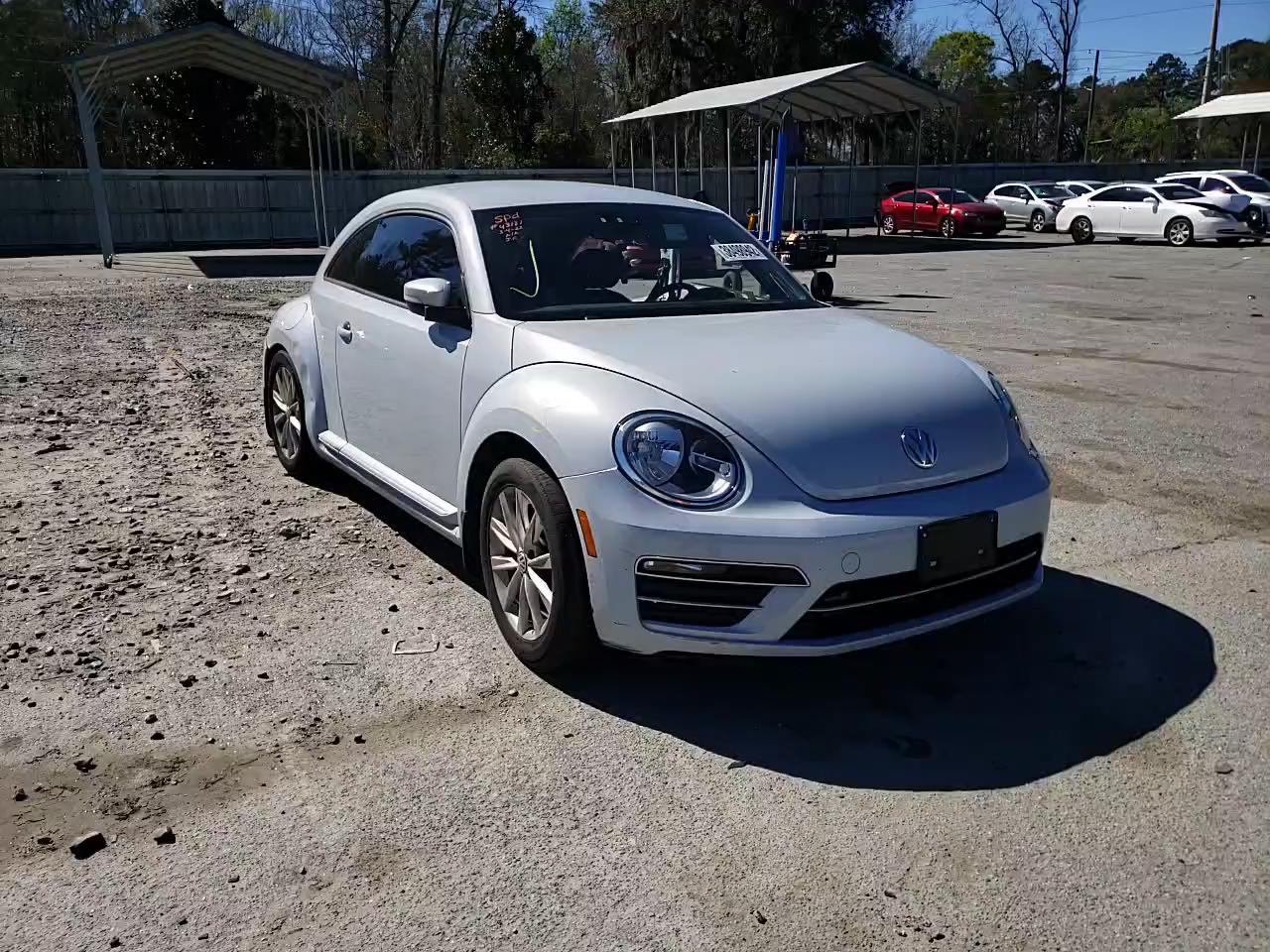 2017 VOLKSWAGEN BEETLE SE 3VWJ17AT5HM627530