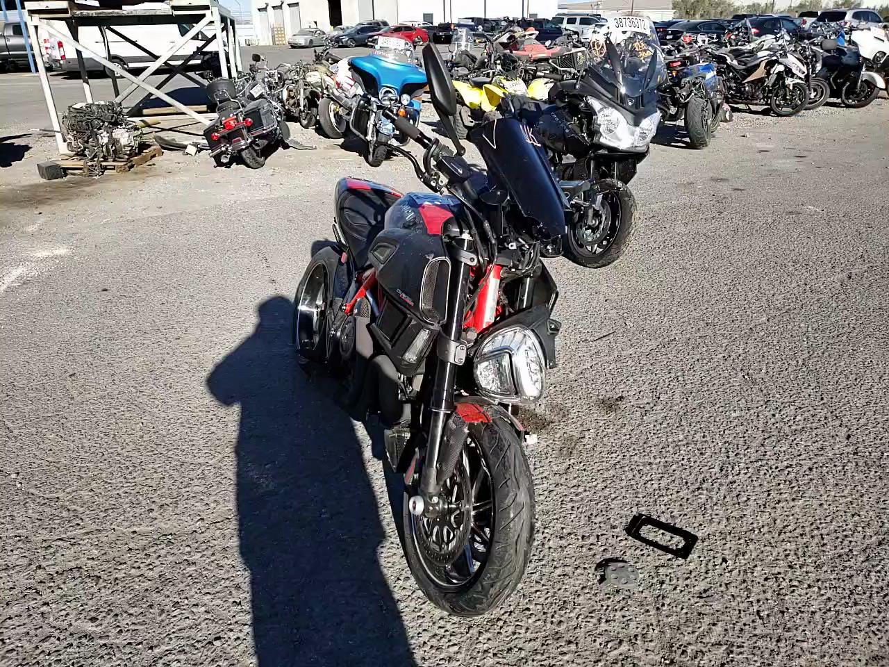 2015 DUCATI DIAVEL ZDM13BSW8FB020121