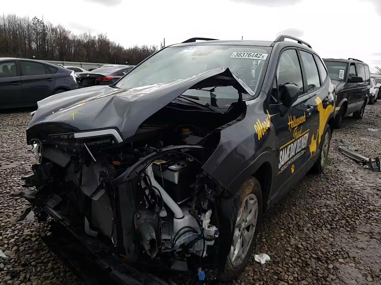 2021 SUBARU FORESTER JF2SKADC2MH555201