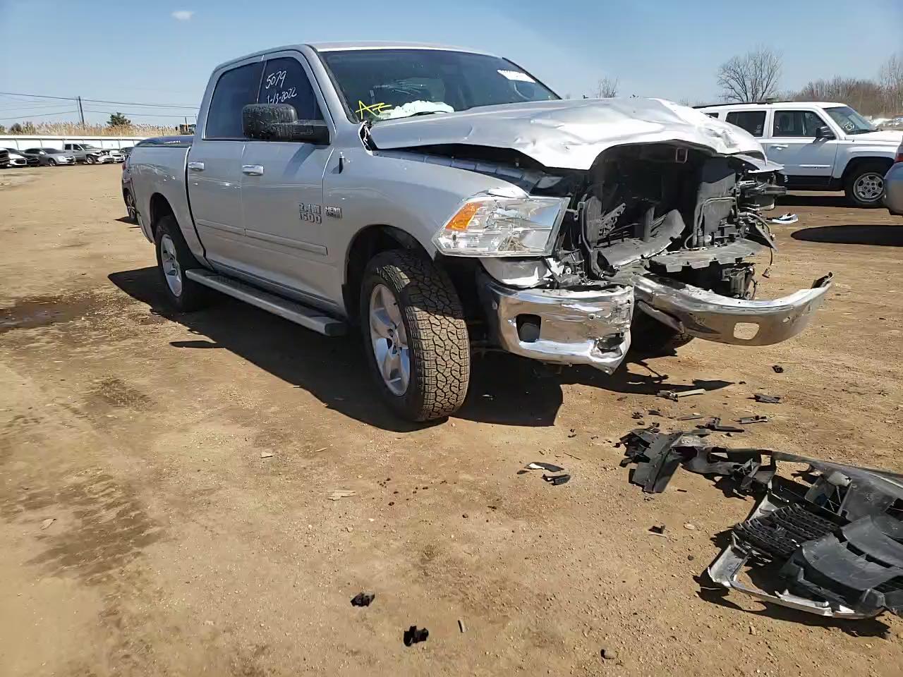 2016 RAM 1500 SLT 1C6RR7LTXGS196286