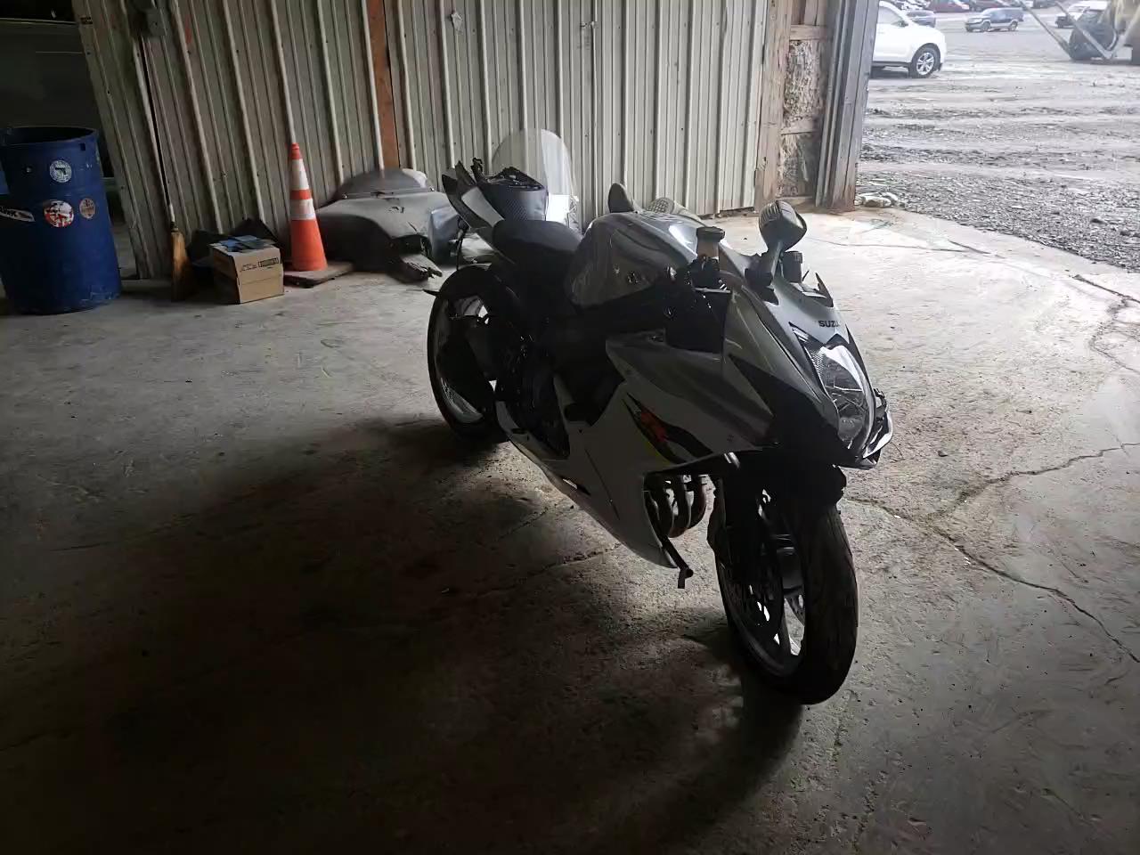 2018 SUZUKI GSX-R600 JS1GN7FA5J2100698