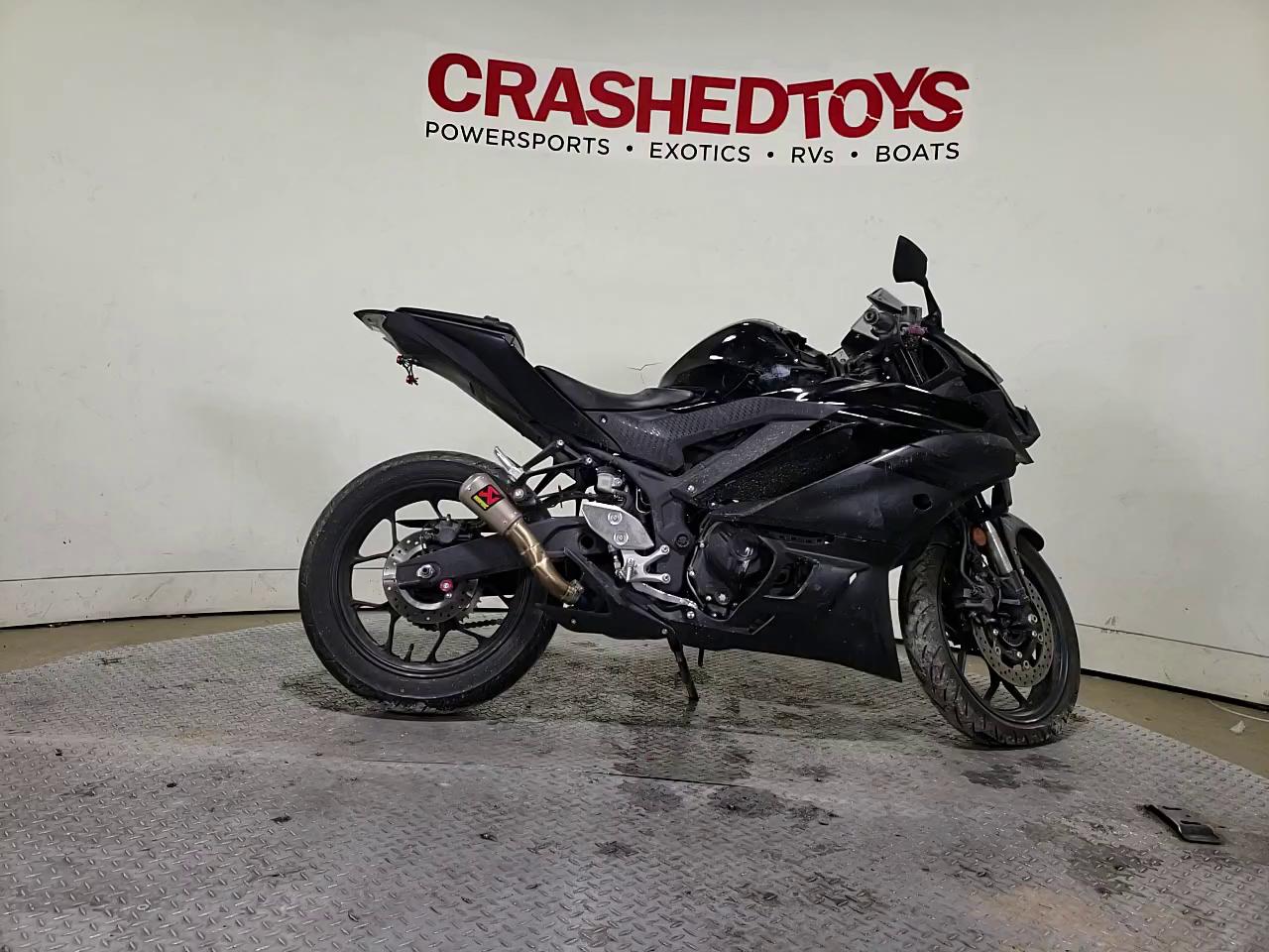 2021 YAMAHA YZFR3 A MH3RH18Y7MK007927