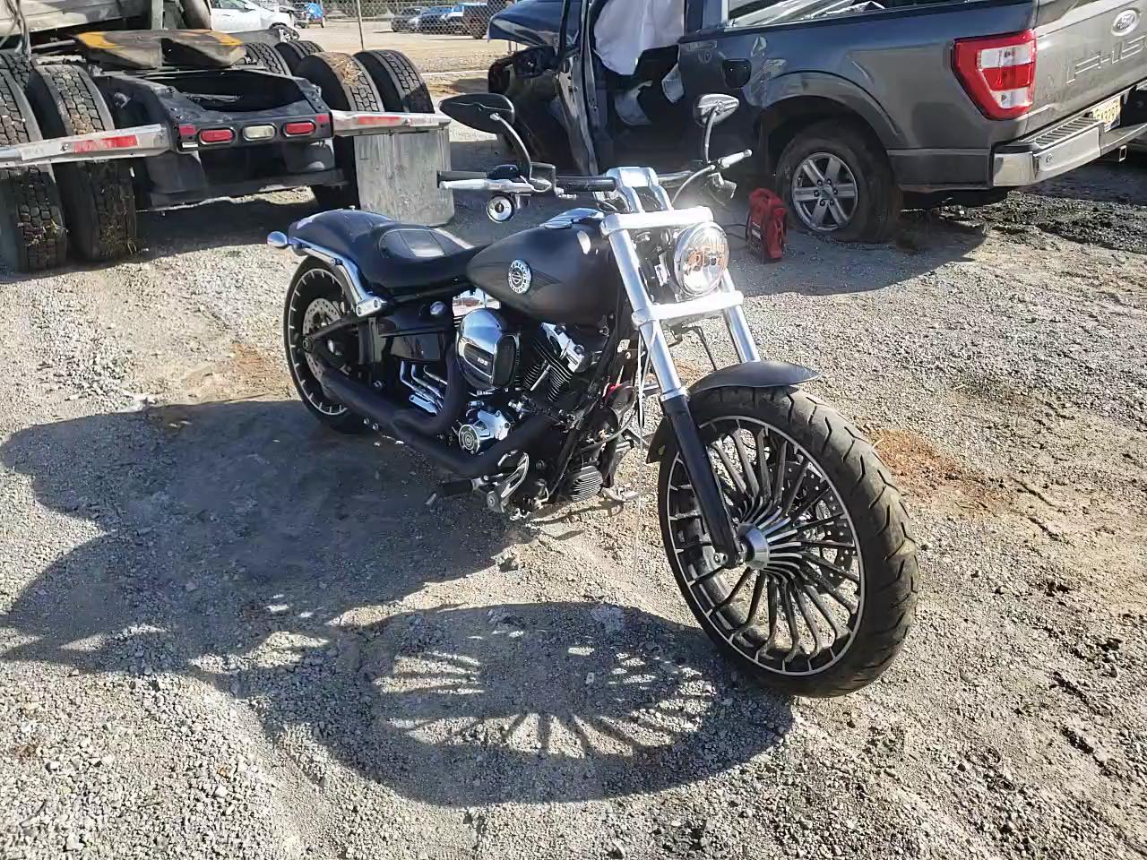 2017 HARLEY-DAVIDSON FXSB BREAK 1HD1BFV16HB016902