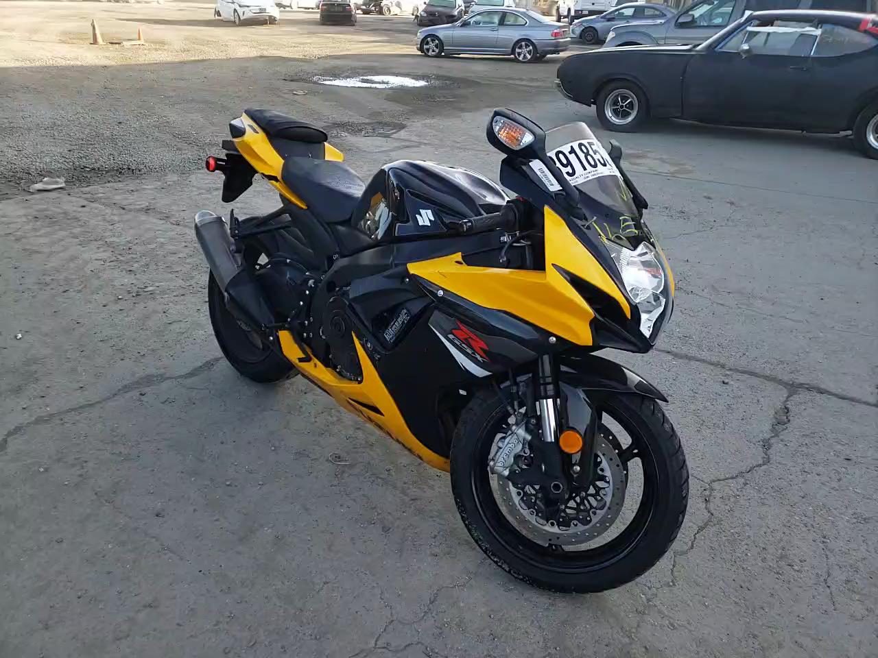 2017 SUZUKI GSX-R600 JS1GN7FA2H2100345