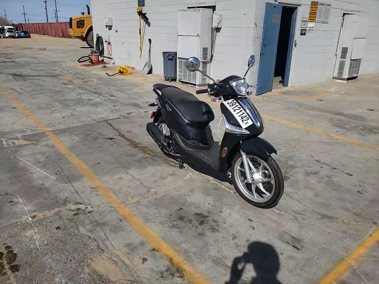 2021 PIAGGIO SCOOTER ZAPM898G5M7002175