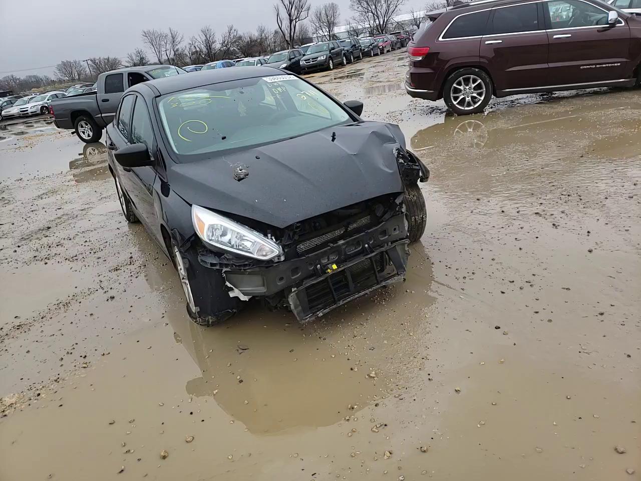 2018 FORD FOCUS S 1FADP3E22JL202711
