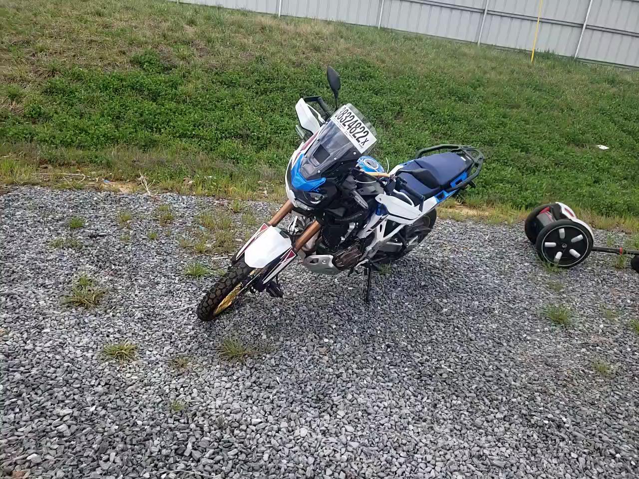 2022 HONDA 1100CC JH2SD1028NK200048