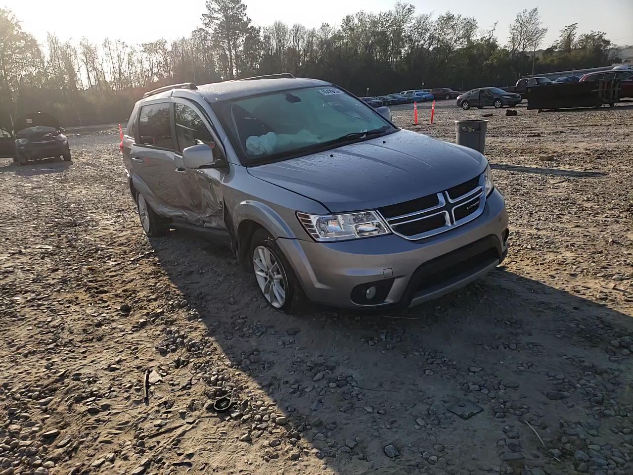 2019 DODGE JOURNEY SE 3C4PDCBB5KT836511