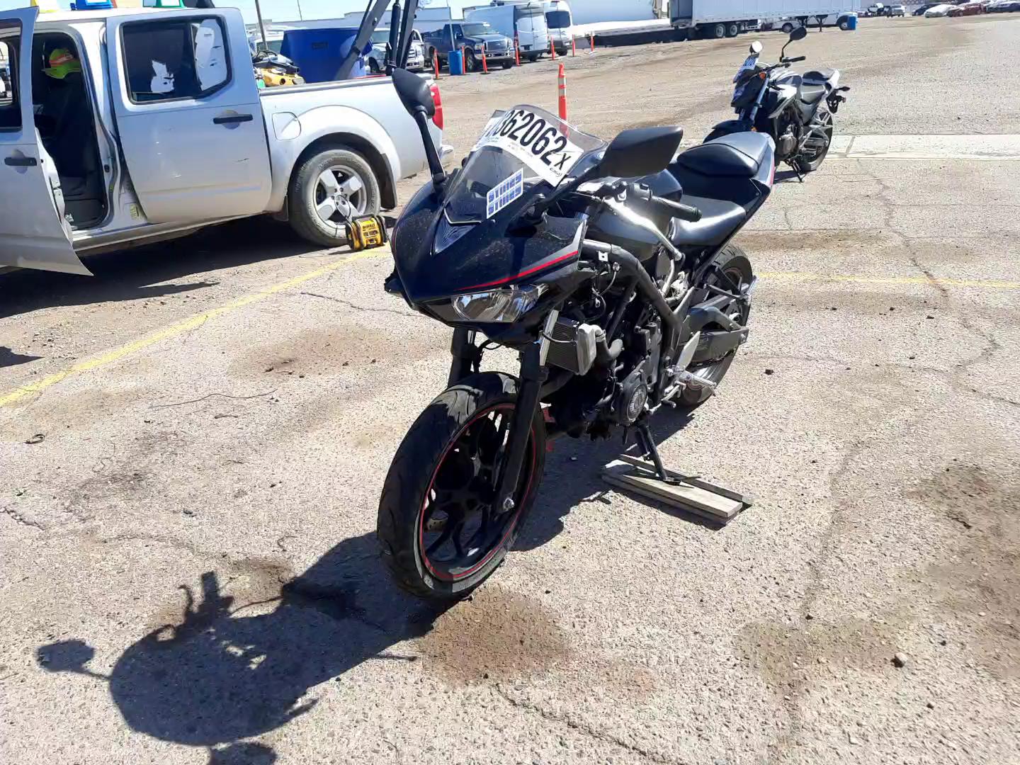 2018 YAMAHA YZFR3 A MH3RH15Y7JK004171