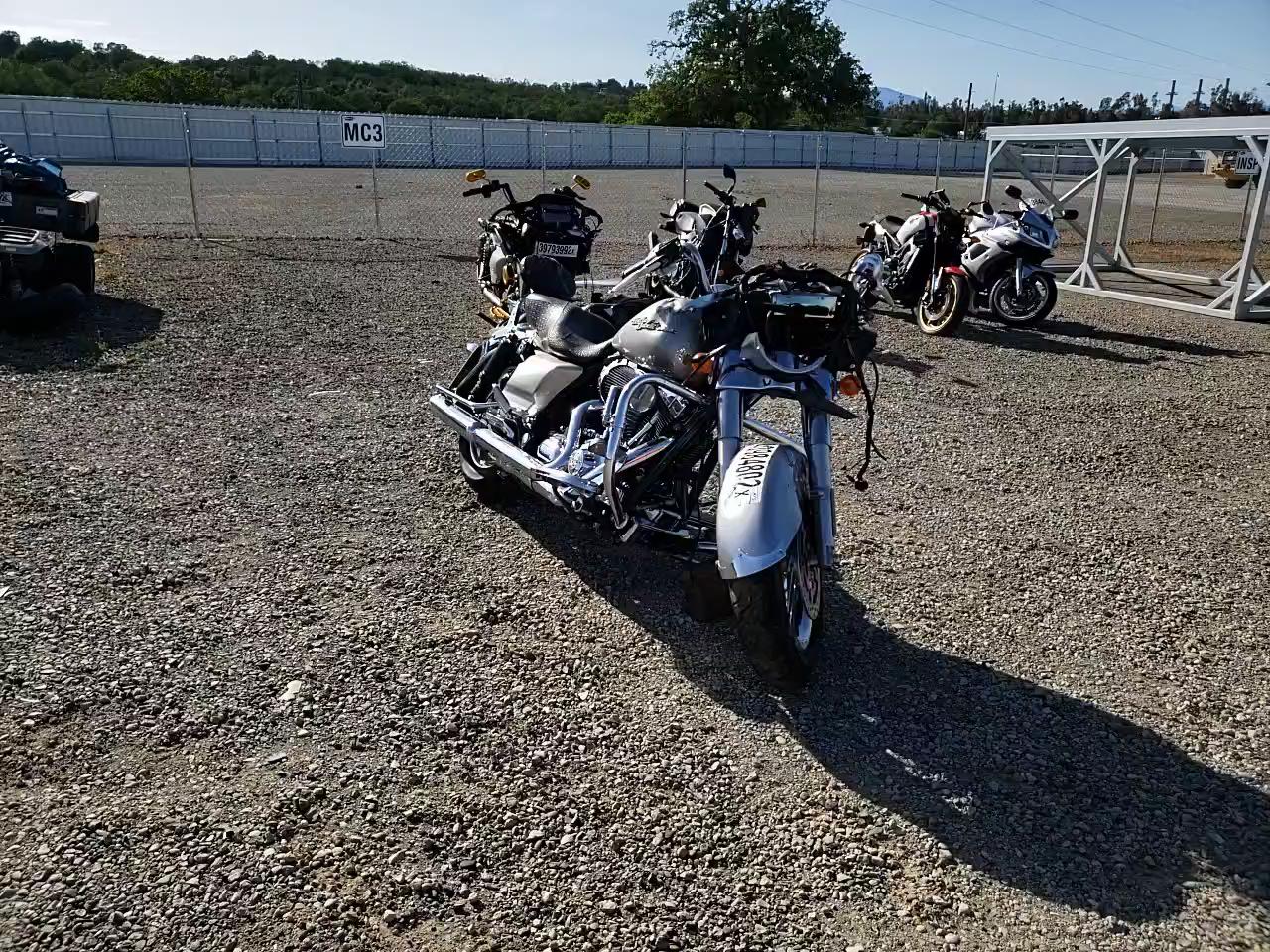 2009 HARLEY-DAVIDSON FLHX 1HD1KB4329Y639816