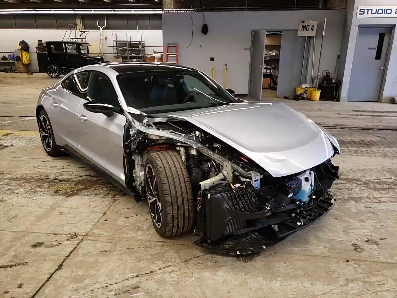 2022 AUDI E-TRON GT WAUCJBFW1N7001526