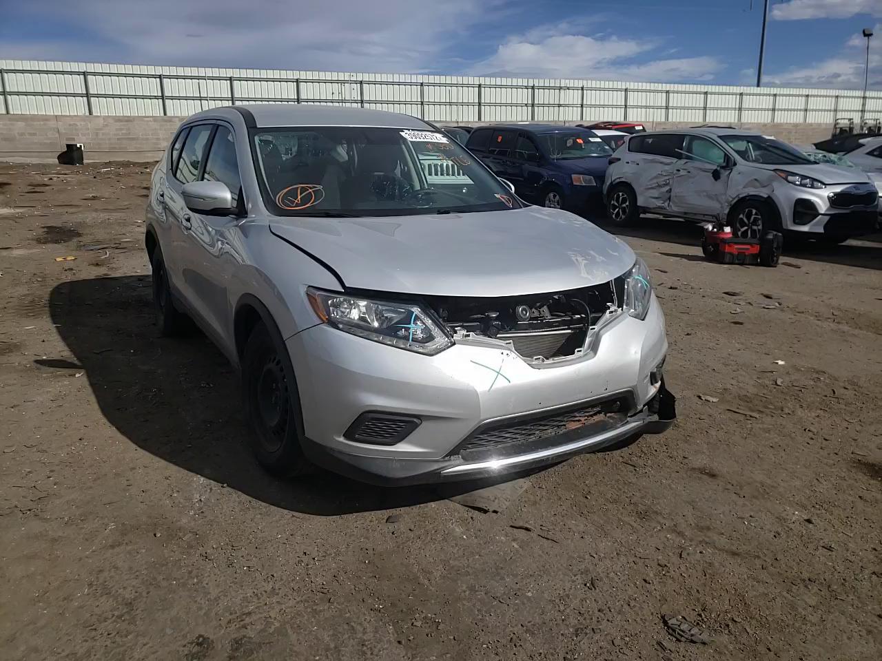 2015 NISSAN ROGUE S KNMAT2MT3FP580663