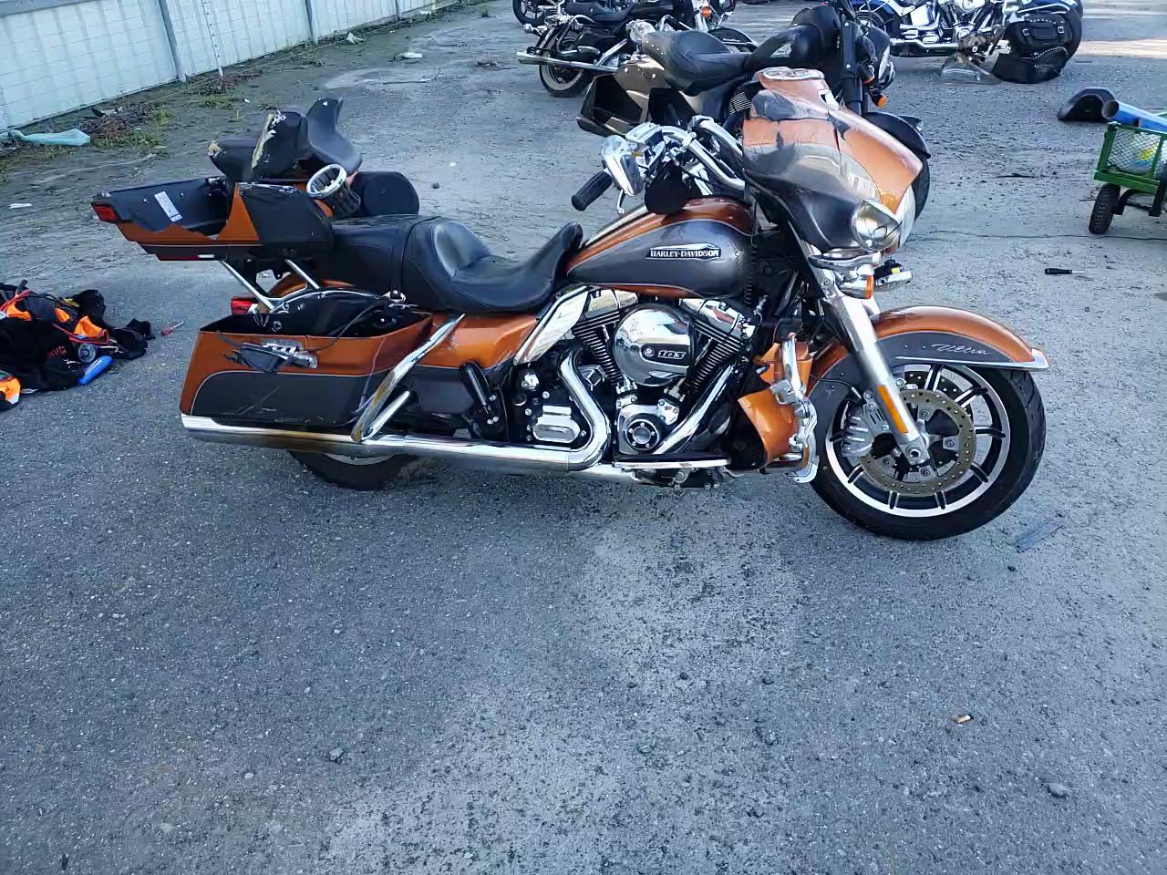 2015 HARLEY-DAVIDSON FLHTCUL UL 1HD1KDM16FB679213