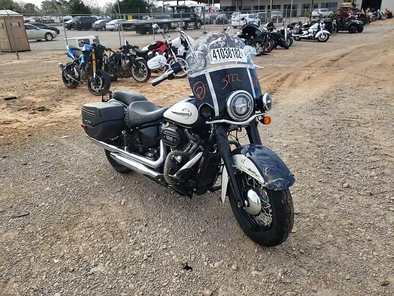 2019 HARLEY-DAVIDSON FLHCS 1HD1YBK28KB060556