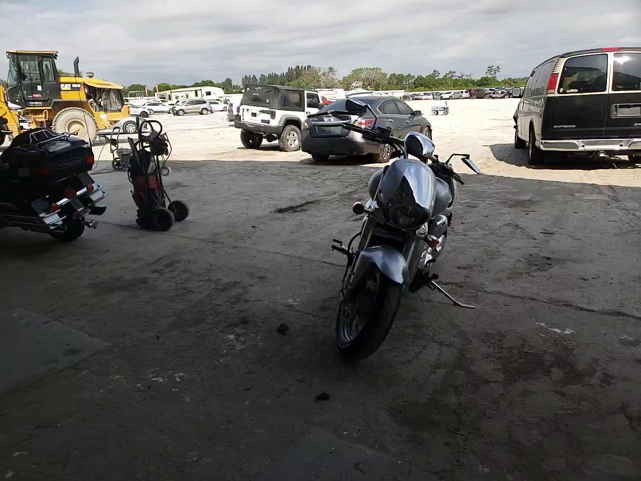 2006 SUZUKI M109R / VZ JS1VY53A962101464