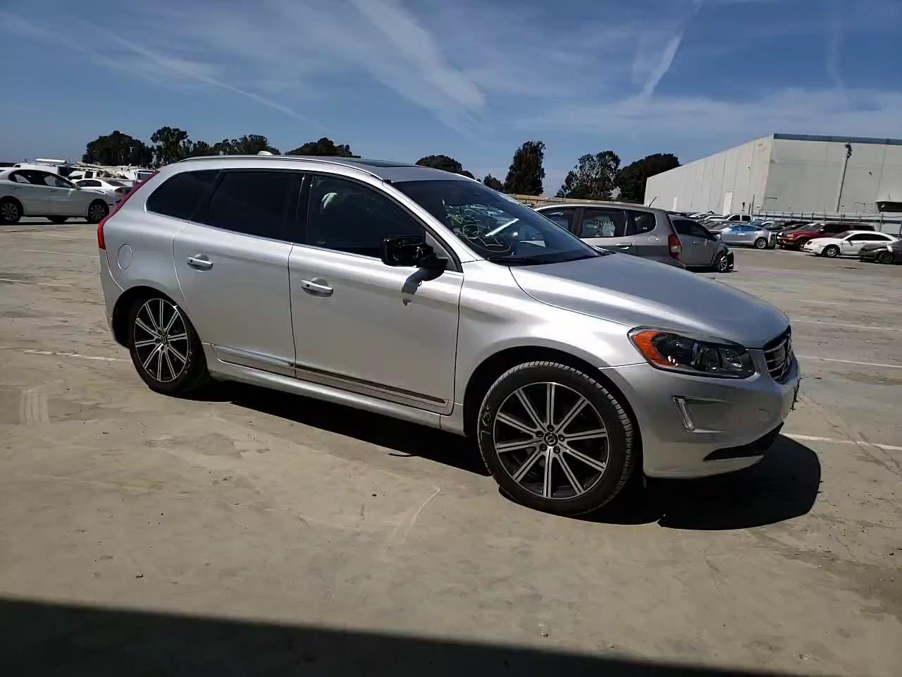 2015 VOLVO XC60 T5 PL YV440MDM5F2707031