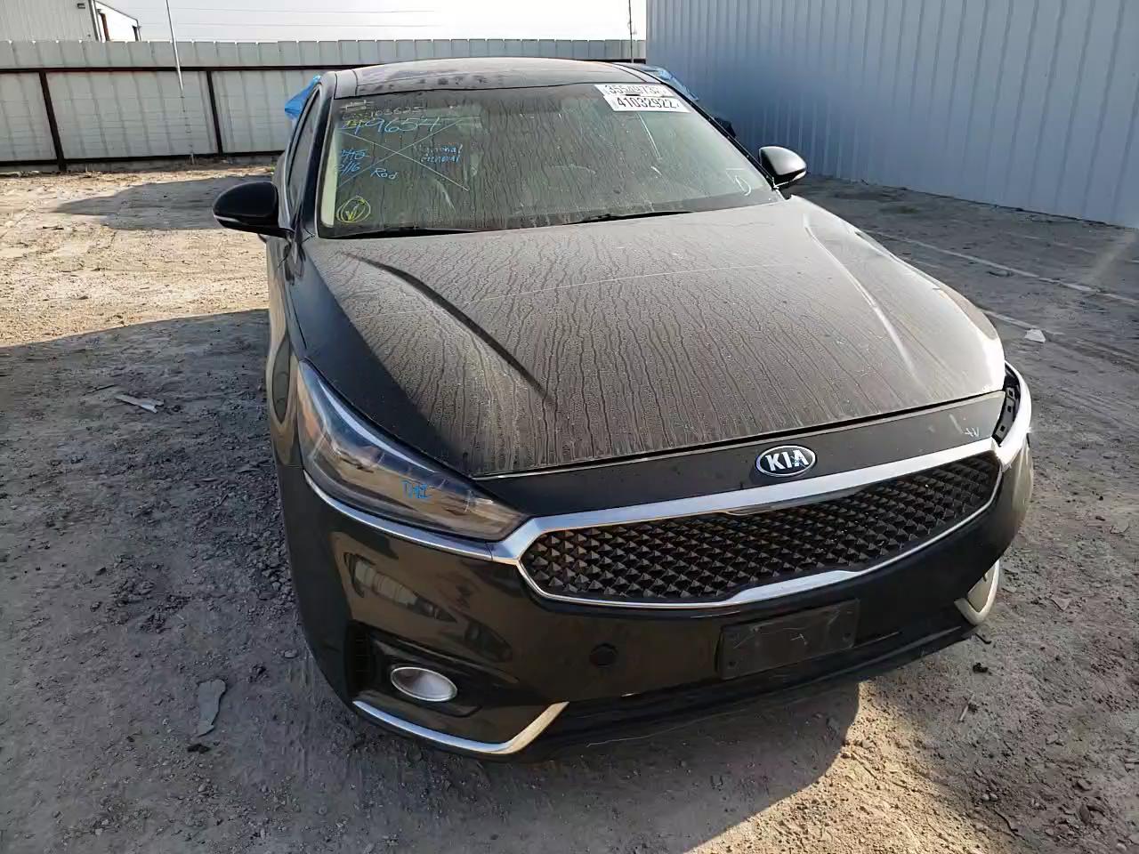 2018 KIA CADENZA LU KNALC4J16J5103525
