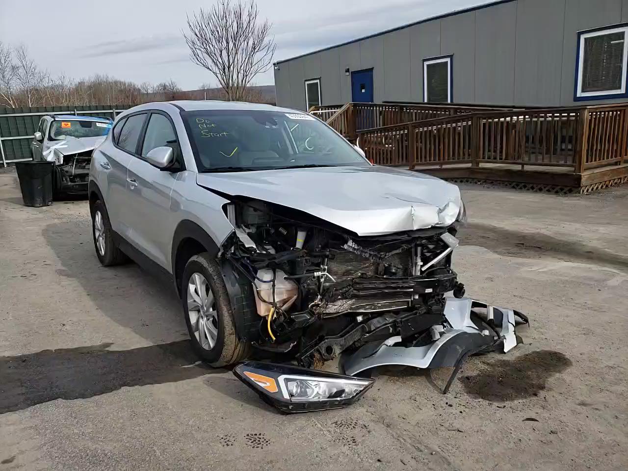 2019 HYUNDAI TUCSON SE KM8J2CA45KU919856