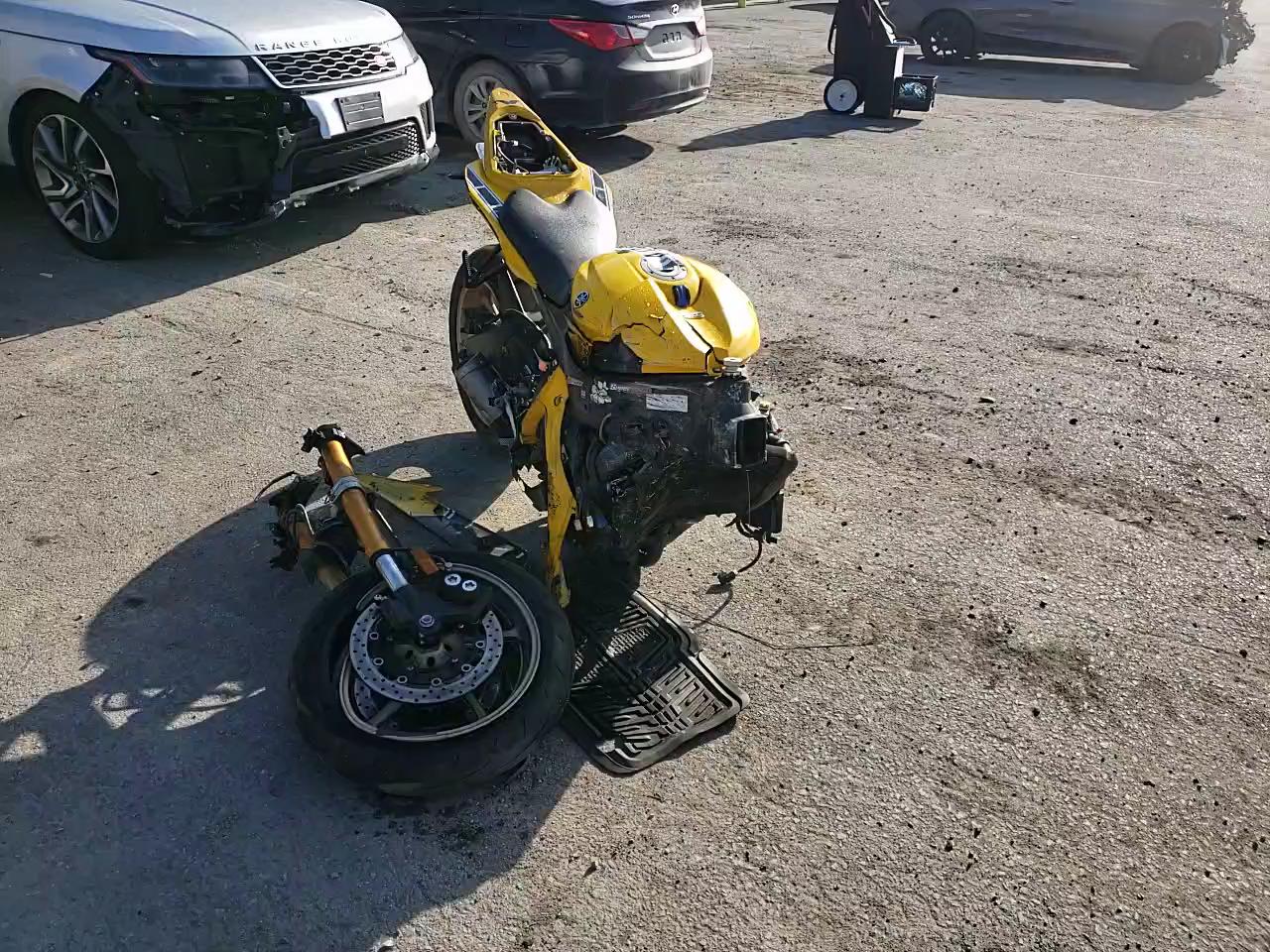 2016 YAMAHA YZFR6 C JYARJ16Y0GA010647