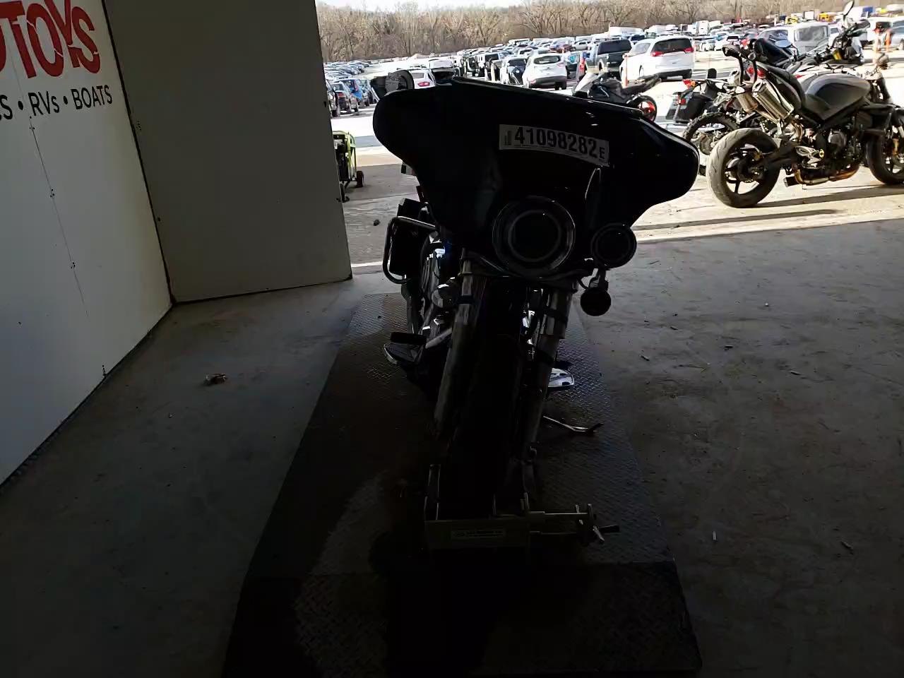 2009 HARLEY-DAVIDSON FLHTCU 1HD1FC4189Y673512