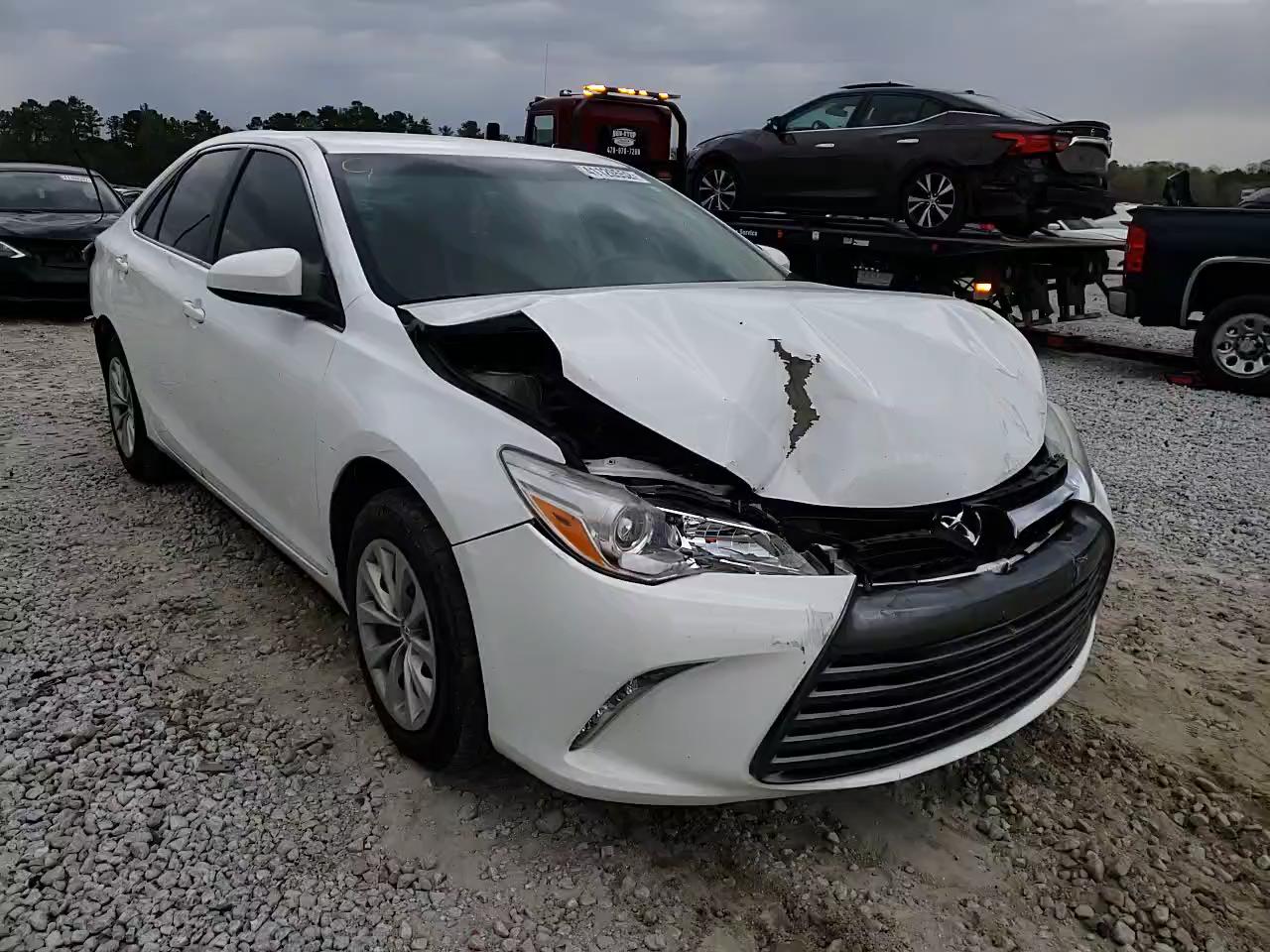 2016 TOYOTA CAMRY LE 4T4BF1FKXGR563860