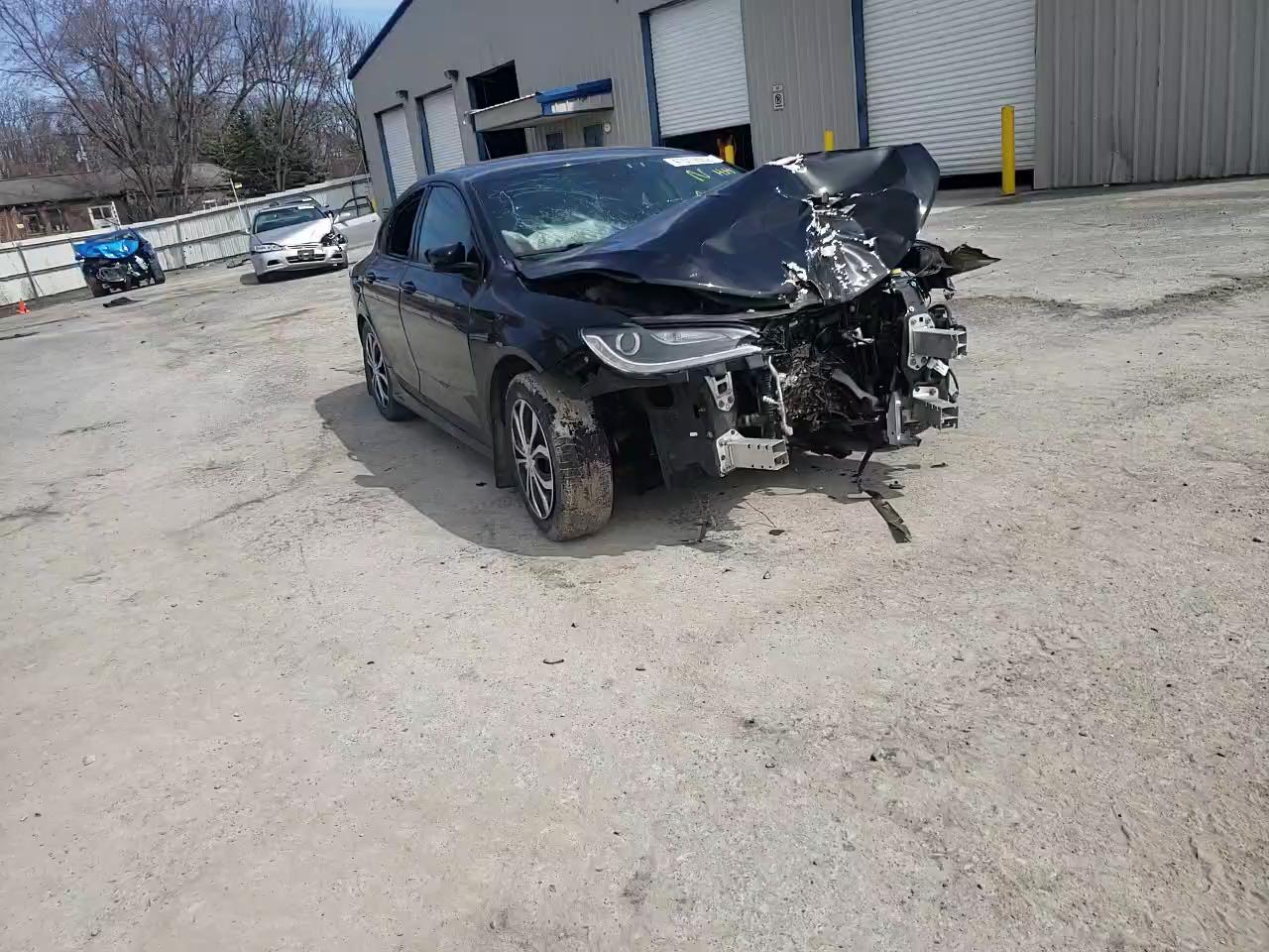 2015 CHRYSLER 200 S 1C3CCCBG7FN529171